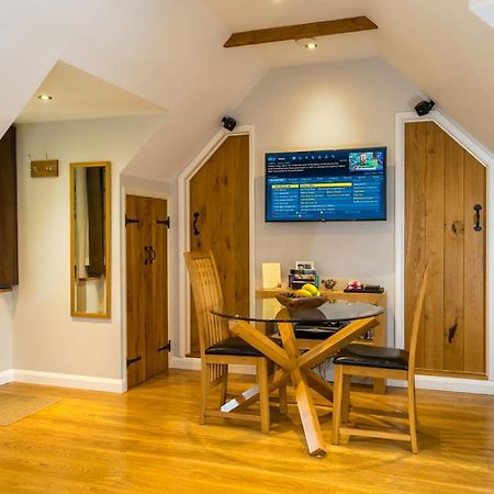 Souters Cottage Annexe Чичестер Экстерьер фото